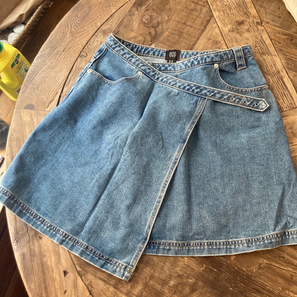 BDG Denim WRAP Skirt with buckle ❣️